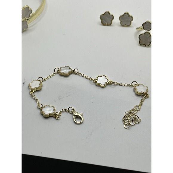 30 Pack Jewelry Box (4 Pieces Per Set/30 Sets Included) Clover Flower Jewelry - Picture 5 of 12